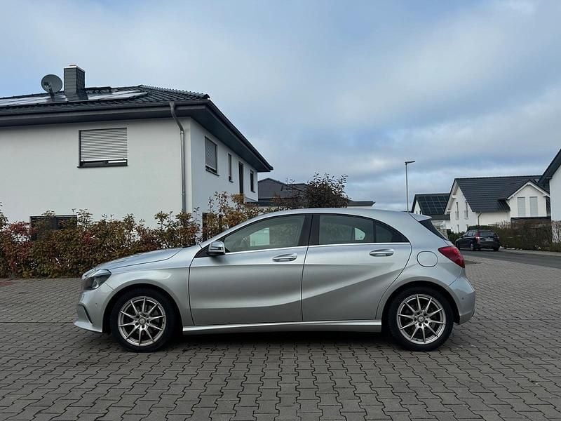 Gebraucht Mercedes A200 156 PS (114 kW) 2018 Silber Kleinwagen