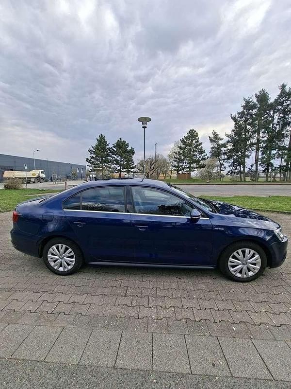 Gebraucht VW Jetta Comfortline 150 PS (110 kW) 2014 Limousine