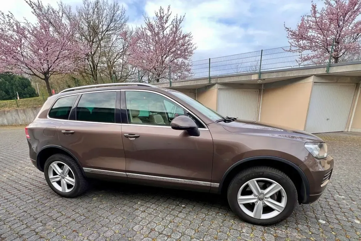 Gebraucht VW Touareg 280 PS (205 kW) 2011 Braun SUV