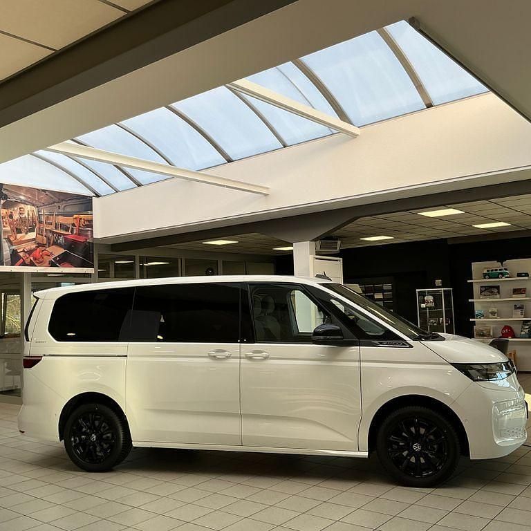 Neu VW Multivan Life 150 PS (110 kW) 2026 Weiß Van