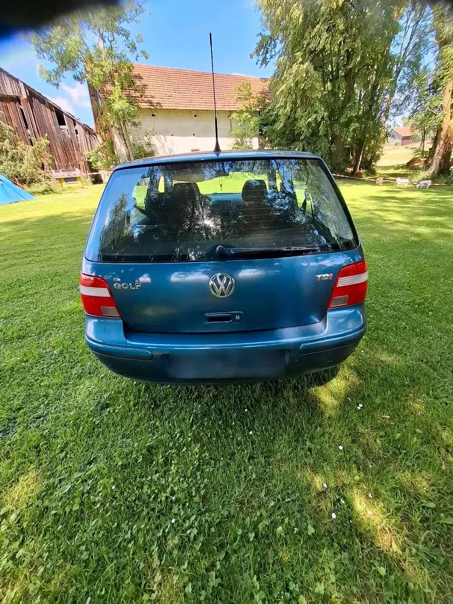 Gebraucht VW Golf IV 100 PS (73 kW) 2003 Blau Kleinwagen
