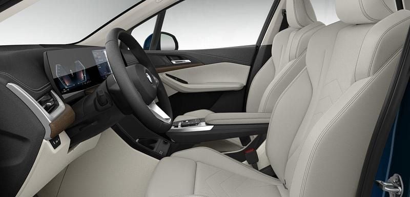 Gebraucht BMW 220 Active Tourer Luxury Line 170 PS (125 kW) 2025 Blau Van / Kleinbus