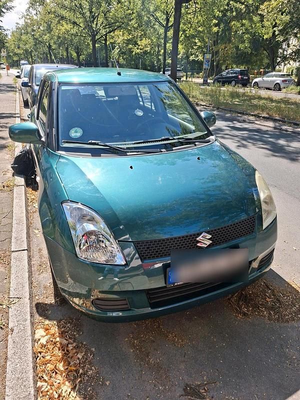 Grün Gebraucht 2006 Suzuki Swift Kleinwagen | 2.200 € (Fairer Preis) - Bild 1/4