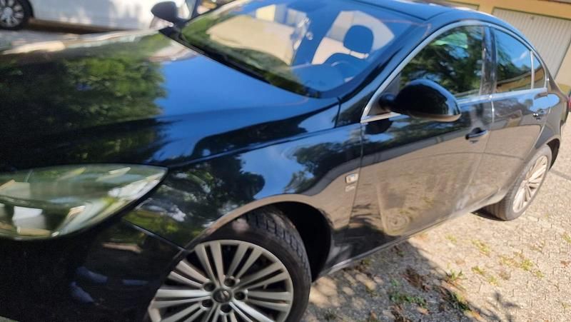 Schwarz Gebraucht 2012 Opel Insignia Limousine | 4.999 € (Fairer Preis) - Bild 1/4