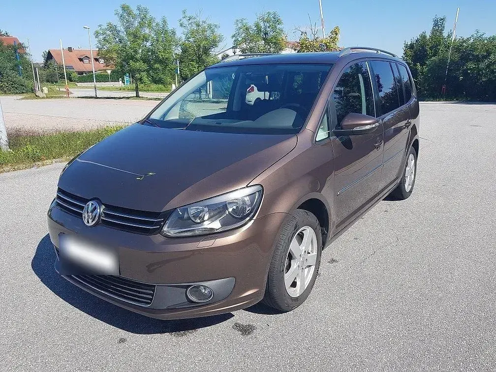 Gebraucht VW Touran Highline 140 PS (102 kW) 2011 Braun Van / Kleinbus