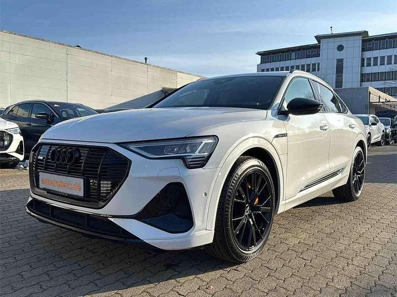 Gebraucht Audi e-tron Sportback Black Edition 300 kW (408 PS) 2022 Gletscherweiß metallic SUV