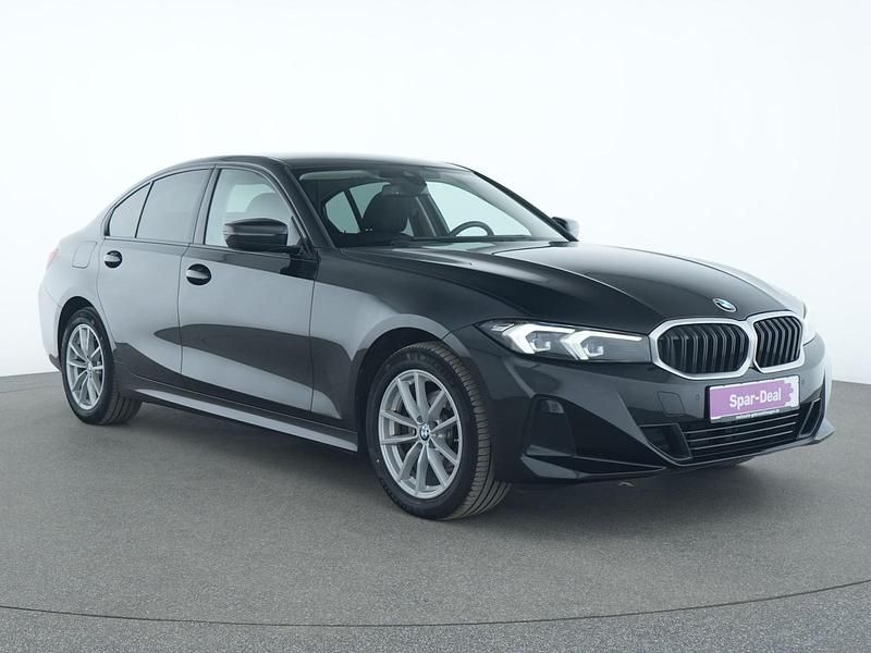 Gebraucht BMW 320 Sport Line 190 PS (139 kW) 2023 Black sapphire Limousine