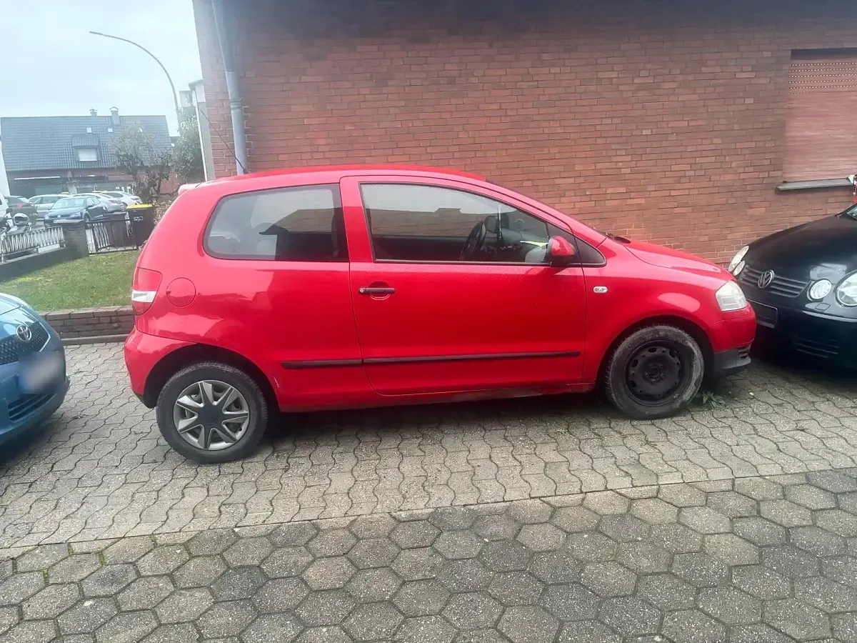 Używany VW Fox 55 KM (40 kW) 2007 Czerwony Hatchback