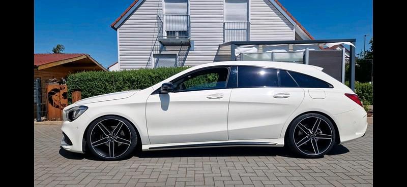 Weiß Gebraucht 2016 Mercedes CLA200 Kombi | 18.000 € (Fairer Preis) - Bild 1/4