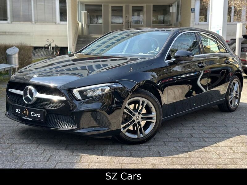 Schwarz Gebraucht 2018 Mercedes A200 Limousine | 21.400 € (Guter Preis) - Bild 1/4