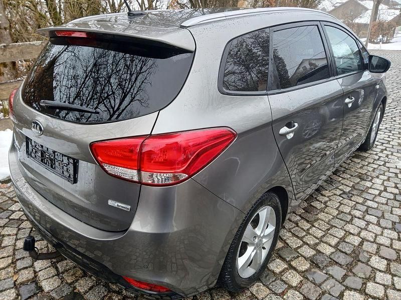 Gebraucht Kia Carens 136 PS (100 kW) 2014 Grau Van / Kleinbus