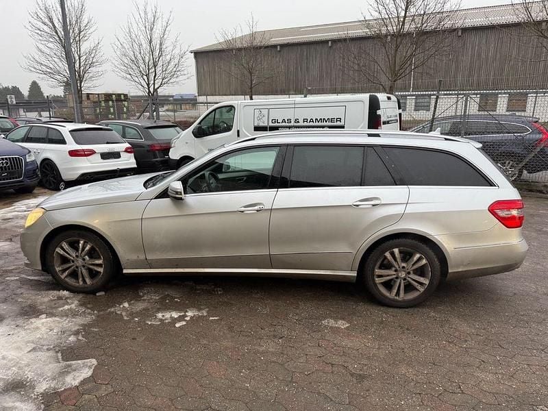 Gebraucht Mercedes E300 204 PS (150 kW) 2013 Silber Limousine