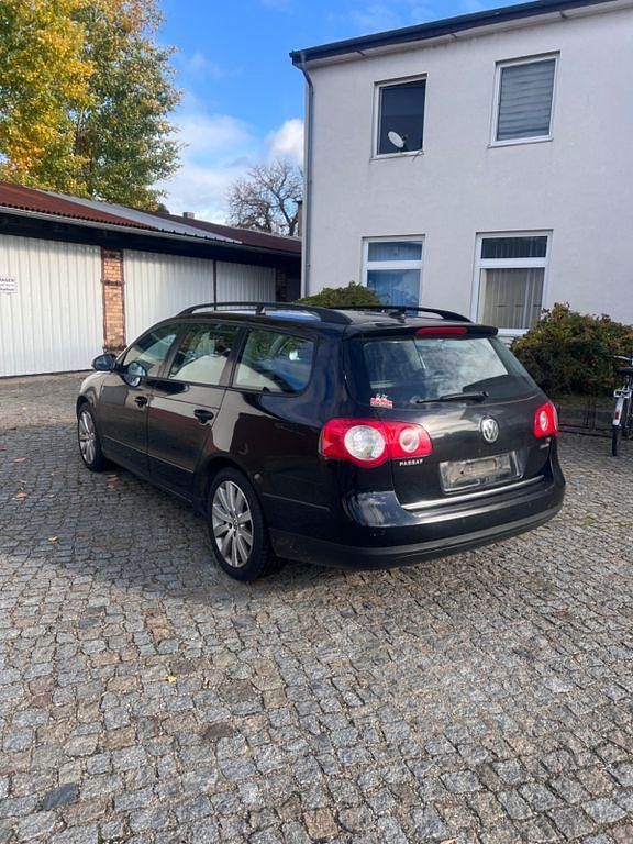 Gebraucht VW Passat Trendline 150 PS (110 kW) 2010 Schwarz Kombi