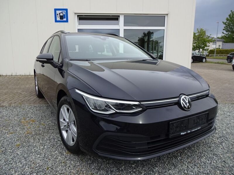 Deep black perleffekt (metallic) Gebraucht 2021 VW Golf VIII Life Kombi | 15.999 € (Fairer Preis) - Bild 1/3