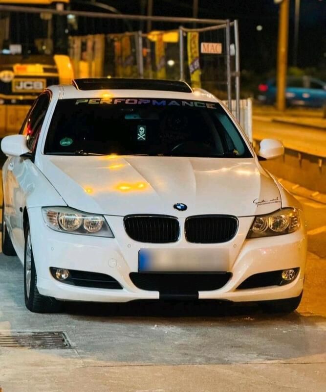 Weiß Gebraucht 2008 BMW 318 Limousine | 4.200 € (Guter Preis) - Bild 1/4