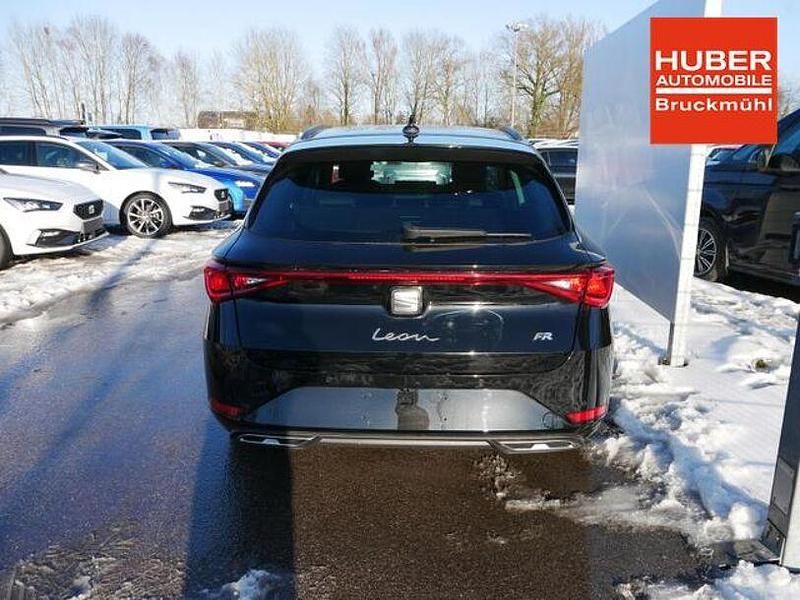 Neu Seat Leon FR 150 PS (110 kW) 2025 Midnight schwarz meta... Kombi