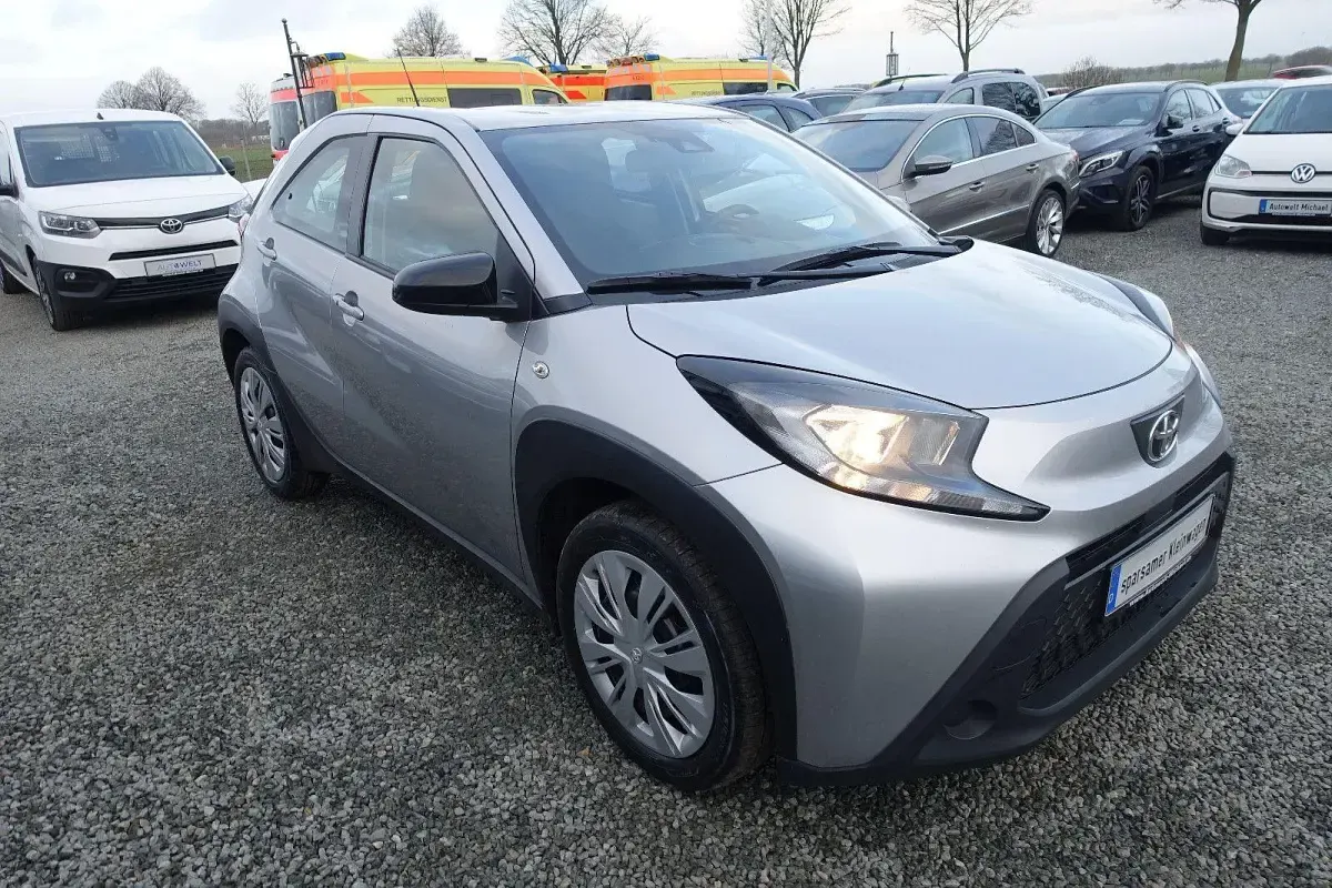 Gebraucht Toyota Aygo 72 PS (52 kW) 2022 Silber Kleinwagen