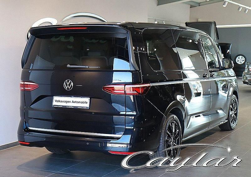 Second-hand VW Multivan 150 CP (110 kW) 2025 Negru Monovolum