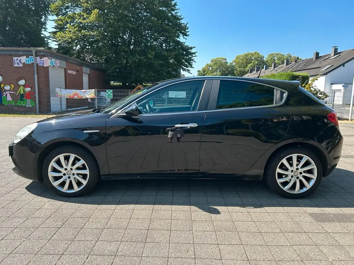Gebraucht Alfa Romeo Giulietta 170 PS (125 kW) 2010 Schwarz Kleinwagen