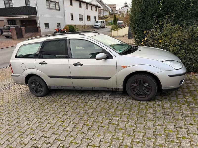 Gebraucht Ford Focus 101 PS (74 kW) 2001 Silber Limousine
