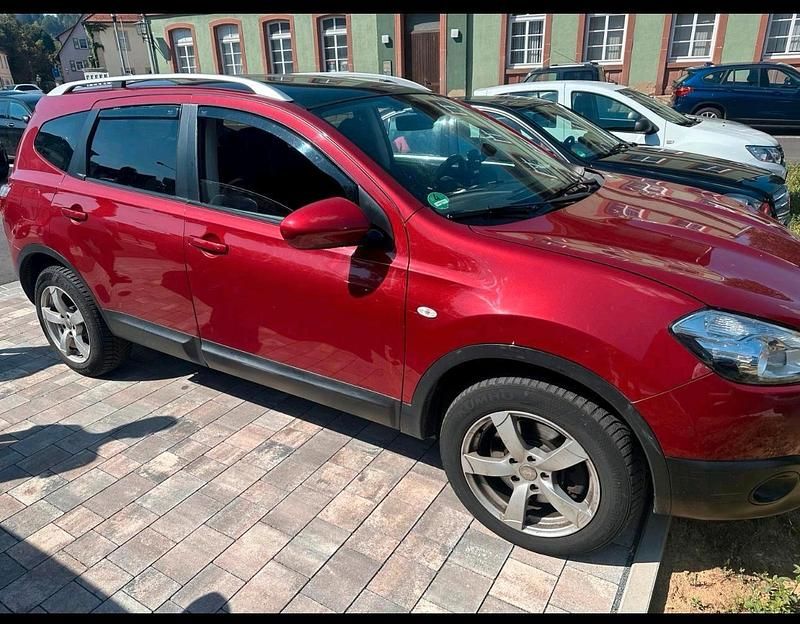 Rot Gebraucht 2011 Nissan Qashqai SUV | 5.800 € (Fairer Preis) - Bild 1/4
