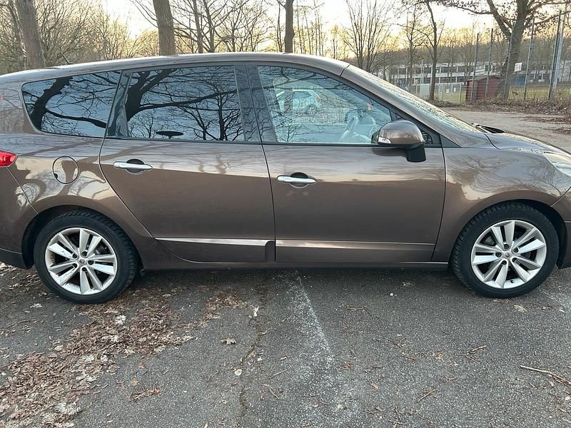 Braun Gebraucht 2009 Renault Grand Scénic III Van / Kleinbus | 4.200 € (Fairer Preis) - Bild 1/4