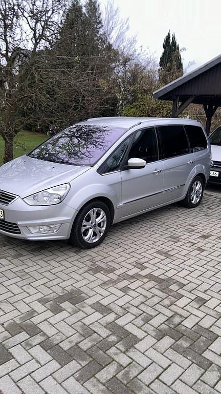 Silber Gebraucht 2011 Ford Galaxy Titanium Van / Kleinbus | 6.390 € (Guter Preis) - Bild 1/1
