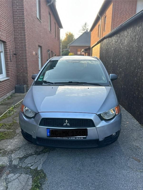 Grau Gebraucht 2012 Mitsubishi Colt Kleinwagen | 3.500 € (Fairer Preis) - Bild 1/4
