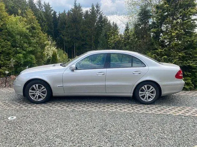 Gebraucht Mercedes E240 Elegance 177 PS (130 kW) 2003 Silber Limousine