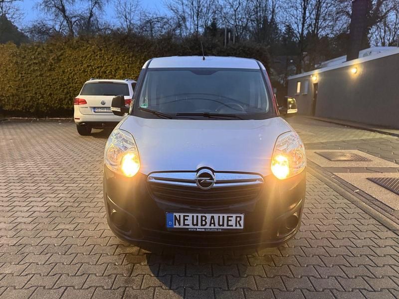 Gebraucht Opel Combo Selection 95 PS (69 kW) 2018 Silber Kombi