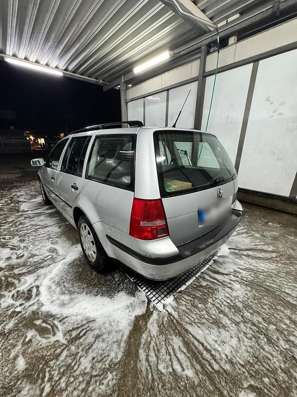 Gebraucht VW Golf IV 68 PS (50 kW) 2004 Silber Kombi