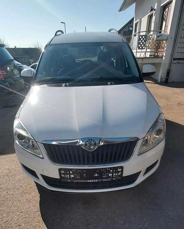 Gebraucht Skoda Roomster 85 PS (62 kW) 2012 Weiß Van / Kleinbus