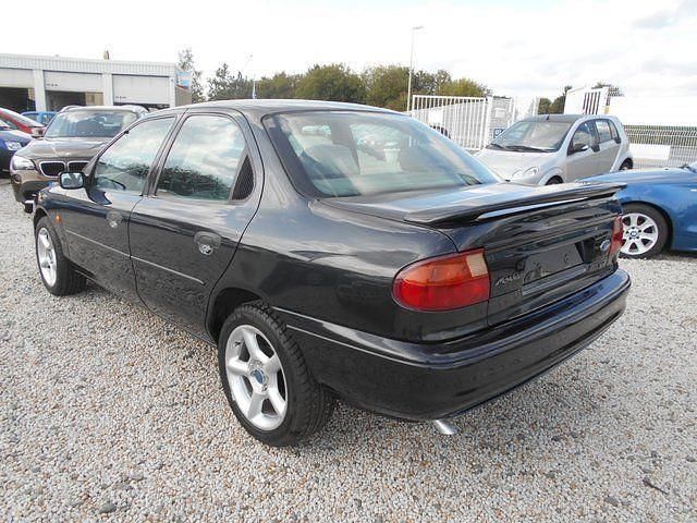 Gebraucht Ford Mondeo 90 PS (66 kW) 1994 Schwarz metallic Limousine
