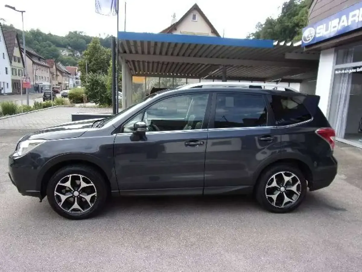 Gebraucht Subaru Forester Platinum 150 PS (110 kW) 2015 Dark gray SUV