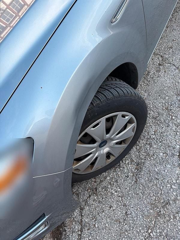 Gebraucht Ford Mondeo 116 PS (85 kW) 2013 Silber Limousine