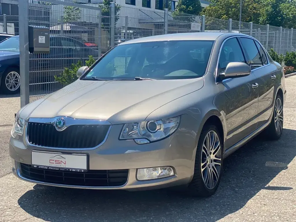 Gebraucht Skoda Superb Family 160 PS (117 kW) 2012 Beige Limousine