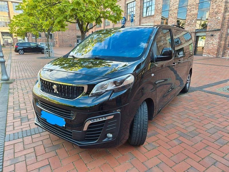 Schwarz Gebraucht 2019 Peugeot Traveller Business-Line Van / Kleinbus | 28.400 € (Fairer Preis) - Bild 1/4