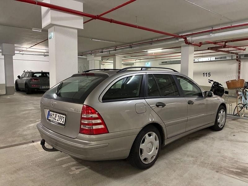 Gebraucht Mercedes C220 150 PS (110 kW) 2006 Gold Kombi