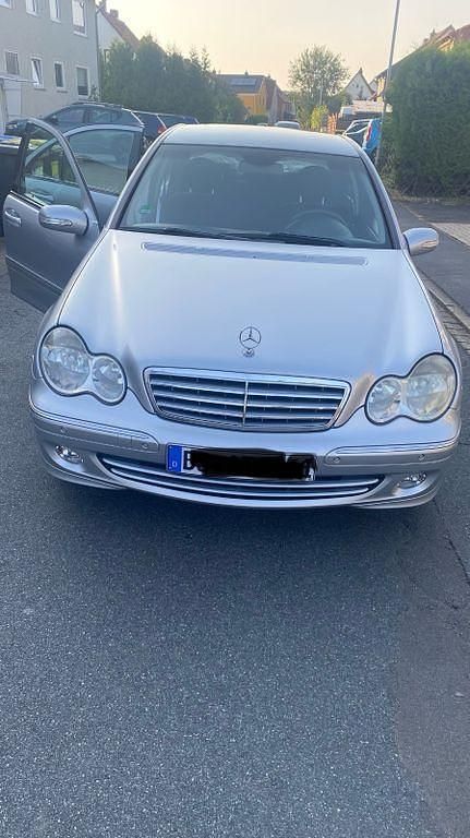 Silber Gebraucht 2004 Mercedes C180 Elegance Limousine | 6.500 € (Fairer Preis) - Bild 1/4