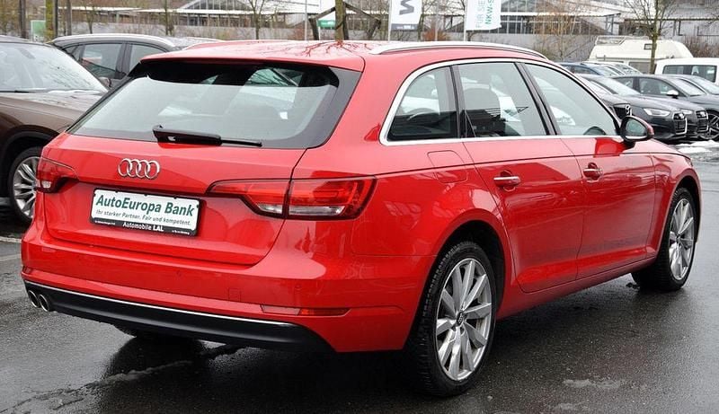 Gebraucht Audi A4 Design 218 PS (160 kW) 2016 Rot Kombi