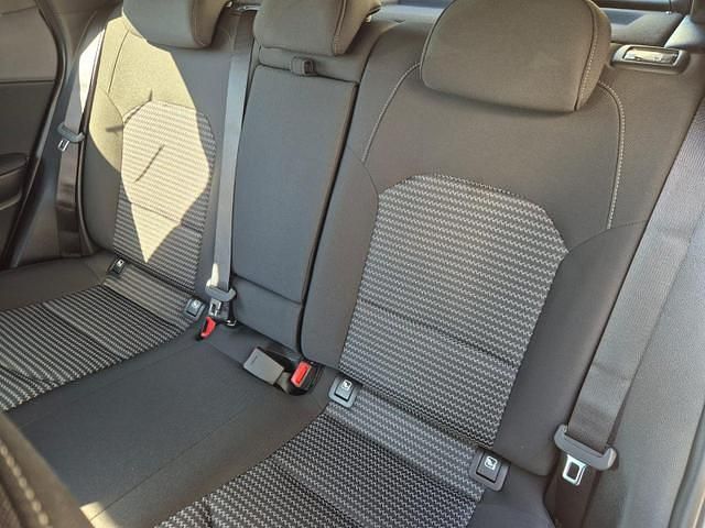 Neu Kia XCeed 150 PS (110 kW) 2026 Magmarot metallic magmarot metallic SUV