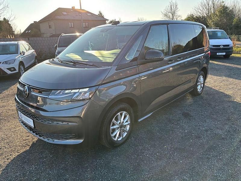 Grau Gebraucht 2023 VW Multivan R Van | 39.490 € (Fairer Preis) - Bild 1/4
