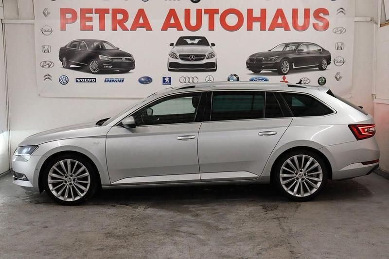 Gebraucht Skoda Superb LAURIN & KLEMENT 190 PS (139 kW) 2019 Silber Limousine