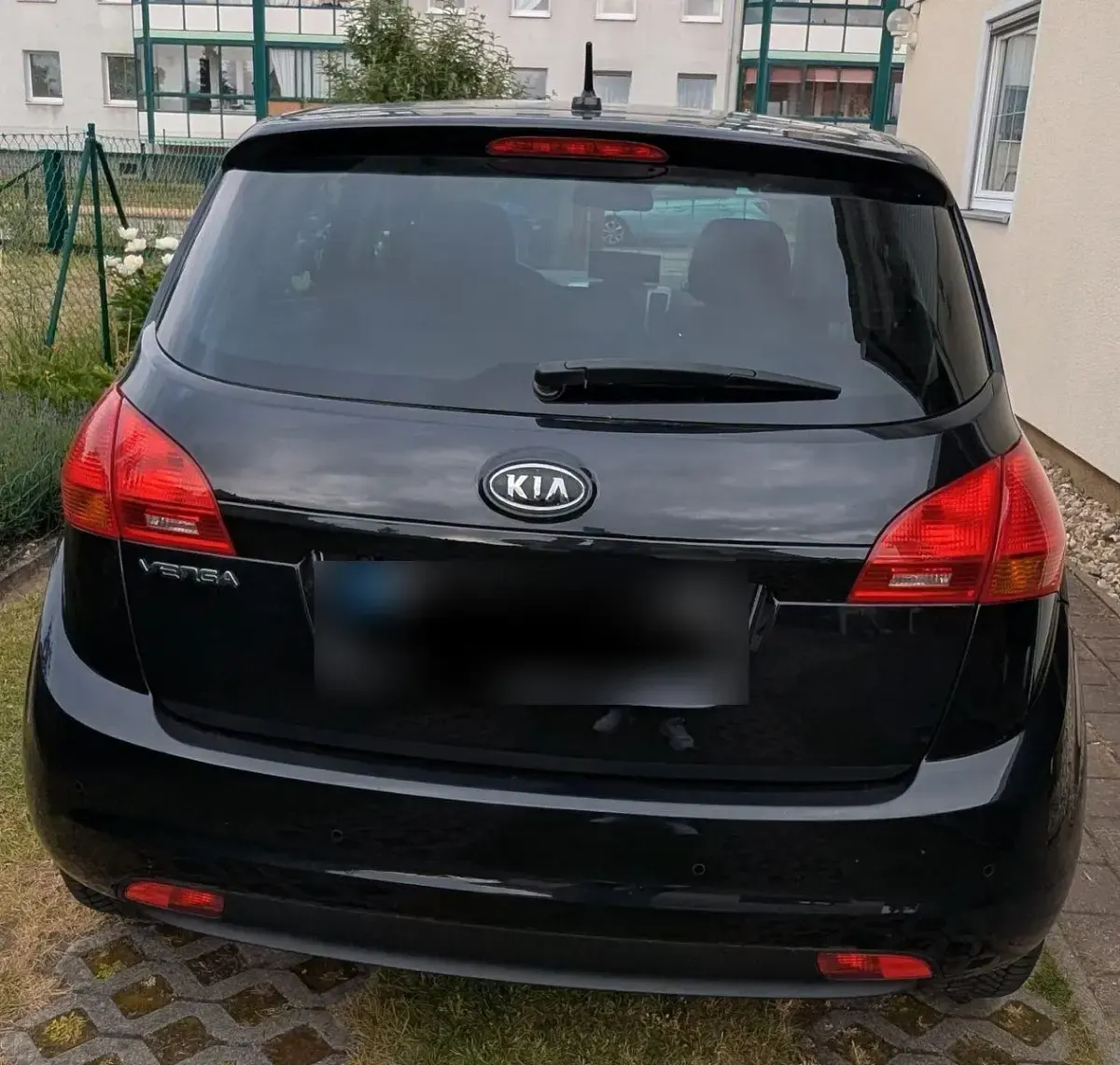Gebraucht Kia Venga 130 PS (95 kW) 2012 Schwarz Kleinwagen