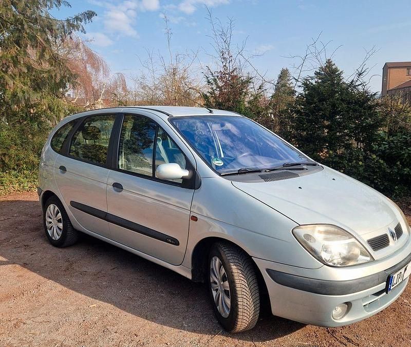 Gebraucht Renault Scénic 107 PS (78 kW) 2002 Silber Van / Kleinbus