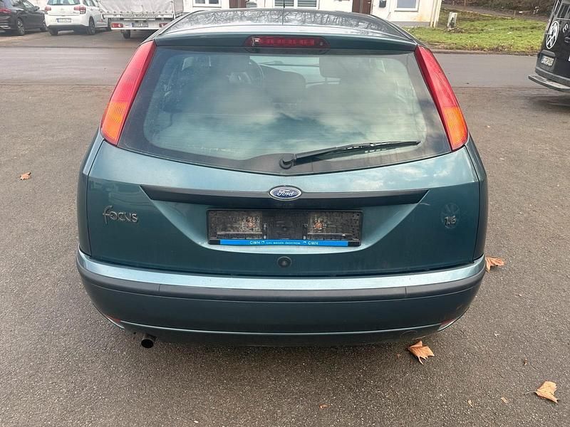 Gebraucht Ford Focus 100 PS (73 kW) 2003 Grün Kleinwagen