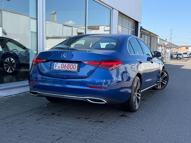 Gebraucht Mercedes C300e Avantgarde 313 PS (230 kW) 2022 Blau Limousine