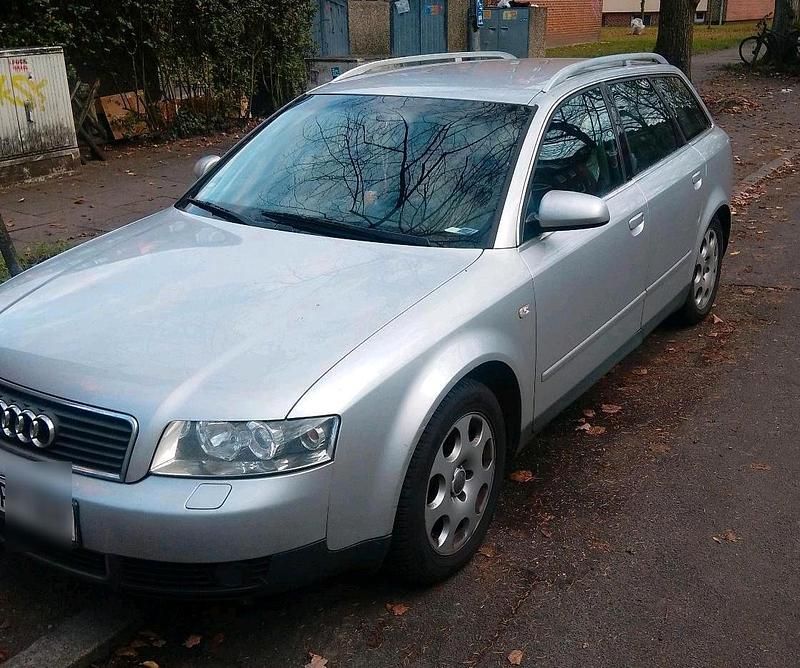 Silber Gebraucht 2002 Audi A4 Kombi | 2.200 € (Fairer Preis) - Bild 1/4