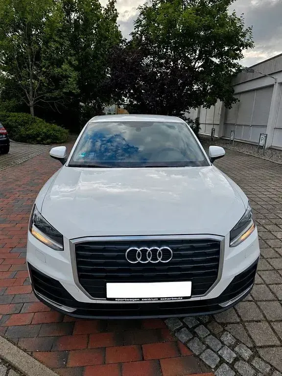 Gebraucht Audi Q2 Basis 116 PS (85 kW) 2017 Weiß SUV