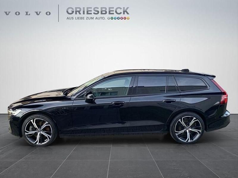 Gebraucht Volvo V60 Ultimate 455 PS (334 kW) 2023 Onyx black / metallic Kombi
